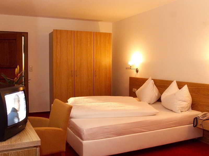 Hotel Schoenblick Zell am See Bagian luar foto