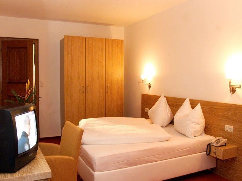Hotel Schoenblick Zell am See Bagian luar foto