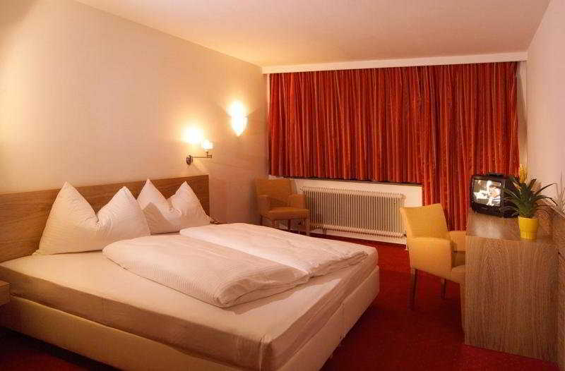 Hotel Schoenblick Zell am See Bagian luar foto